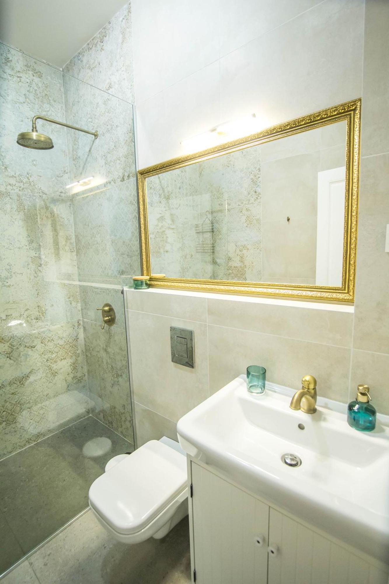 Lion'S Bridge Boutique 2Bdrm Apt, Top Center Gem Sofia Eksteriør billede